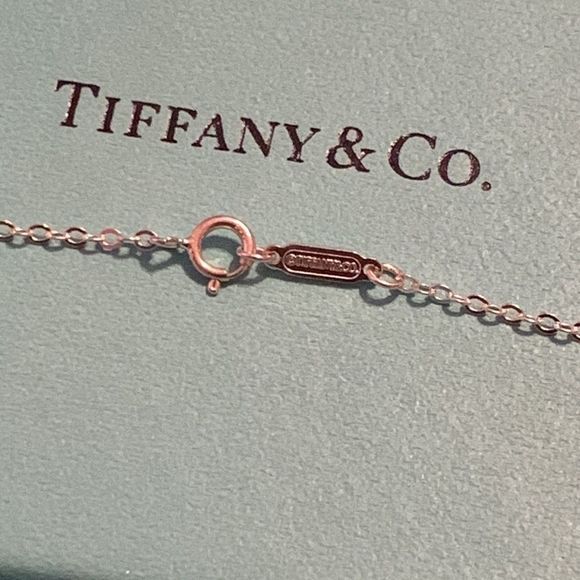 TRADED                                 Tiffany Double Pink Heart in Silver, Mini - Picture 3 of 7